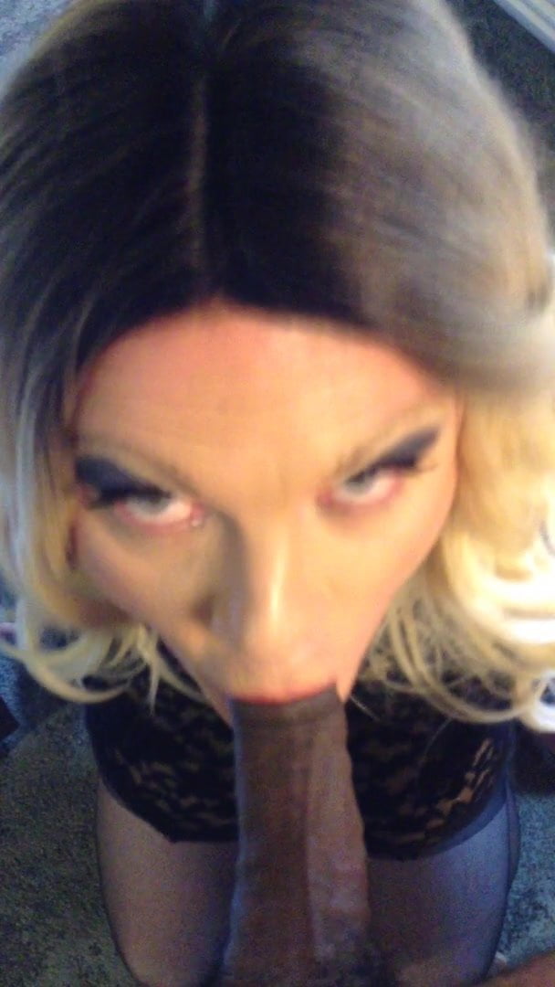CD McKenzie sucks and takes cum on her face